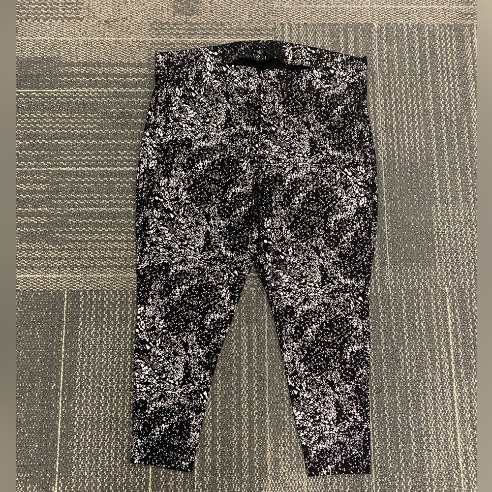 Torrid Premium Legging - Metallic Splatter Black Size 3 - Picture 5 of 11